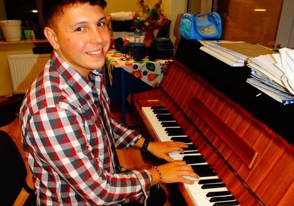 PAWEŁ  SŁONIEC - KIEROWNIK MUZYCZNY