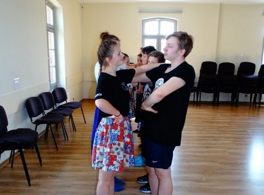 Jak taniec narodowy doskonale  prezentuje się na każdej scenie?