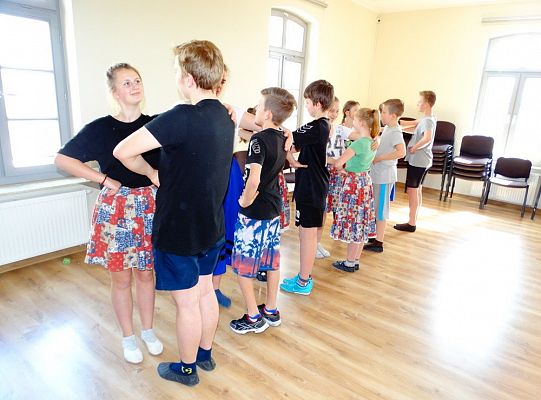 Jak taniec narodowy doskonale  prezentuje się na każdej scenie?