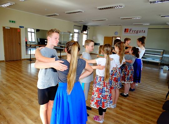 Jak taniec narodowy doskonale  prezentuje się na każdej scenie?