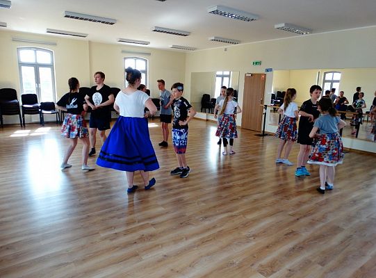 Jak taniec narodowy doskonale  prezentuje się na każdej scenie?