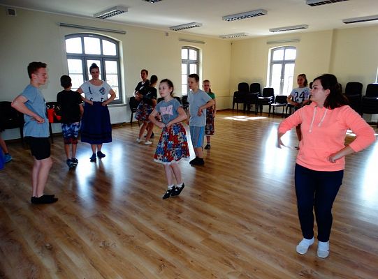 Jak taniec narodowy doskonale  prezentuje się na każdej scenie?