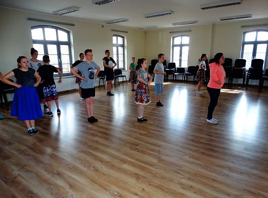 Jak taniec narodowy doskonale  prezentuje się na każdej scenie?