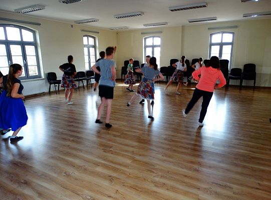 Jak taniec narodowy doskonale  prezentuje się na każdej scenie?