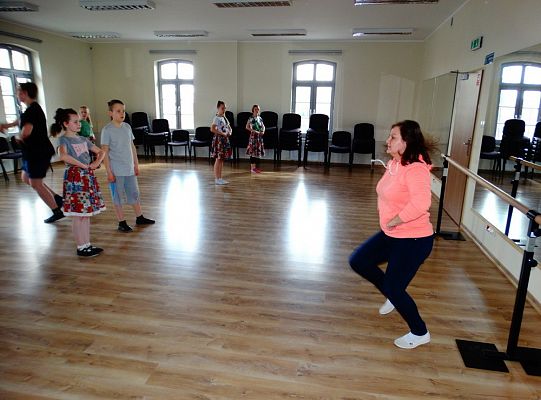 Jak taniec narodowy doskonale  prezentuje się na każdej scenie?