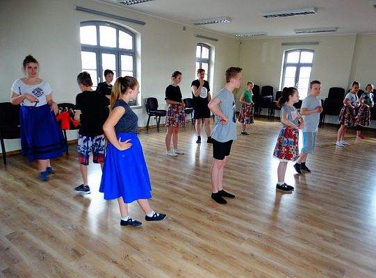 Jak taniec narodowy doskonale  prezentuje się na każdej scenie?