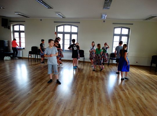 Jak taniec narodowy doskonale  prezentuje się na każdej scenie?