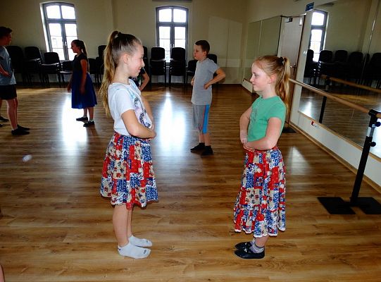 Jak taniec narodowy doskonale  prezentuje się na każdej scenie?