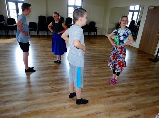 Jak taniec narodowy doskonale  prezentuje się na każdej scenie?