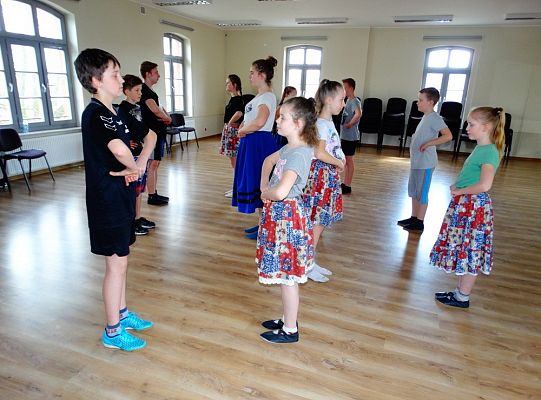 Jak taniec narodowy doskonale  prezentuje się na każdej scenie?