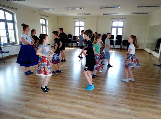 Jak taniec narodowy doskonale  prezentuje się na każdej scenie?