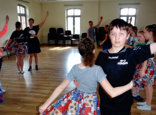 Jak taniec narodowy doskonale  prezentuje się na każdej scenie?