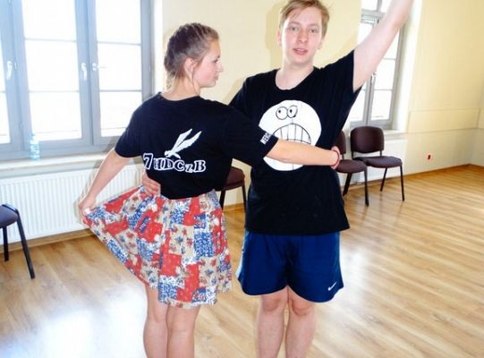 Jak taniec narodowy doskonale  prezentuje się na każdej scenie?