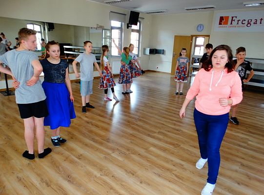 Jak taniec narodowy doskonale  prezentuje się na każdej scenie?