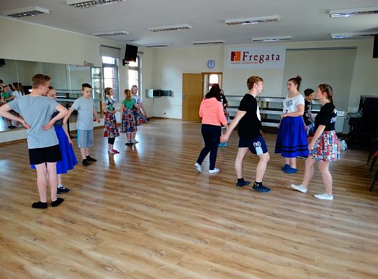 Jak taniec narodowy doskonale  prezentuje się na każdej scenie?