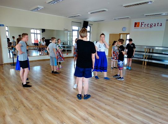 Jak taniec narodowy doskonale  prezentuje się na każdej scenie?