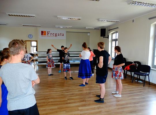 Jak taniec narodowy doskonale  prezentuje się na każdej scenie?