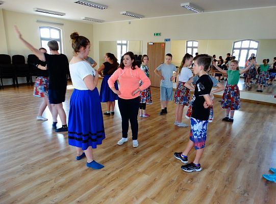 Jak taniec narodowy doskonale  prezentuje się na każdej scenie?
