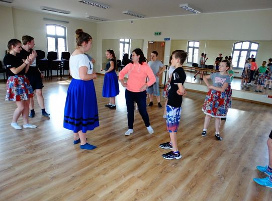 Jak taniec narodowy doskonale  prezentuje się na każdej scenie?