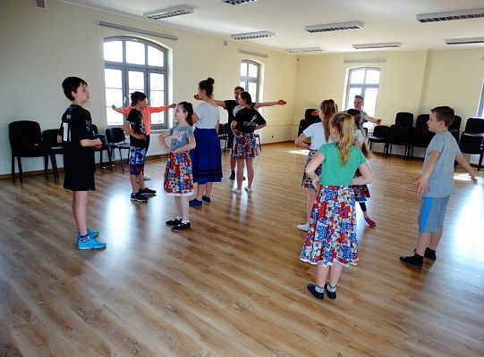 Jak taniec narodowy doskonale  prezentuje się na każdej scenie?