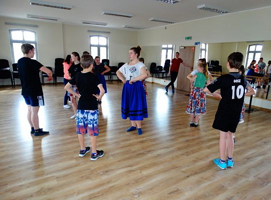 Jak taniec narodowy doskonale  prezentuje się na każdej scenie?