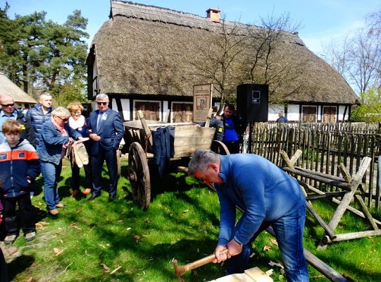 Senator Kazimierz Kleina uczestniczył w otwarciu klukowskiej  wystawy