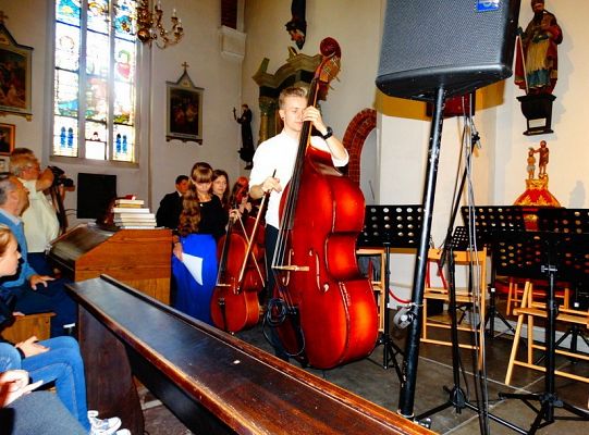 Struny skrzypiec dotykały murów Sanktuarium