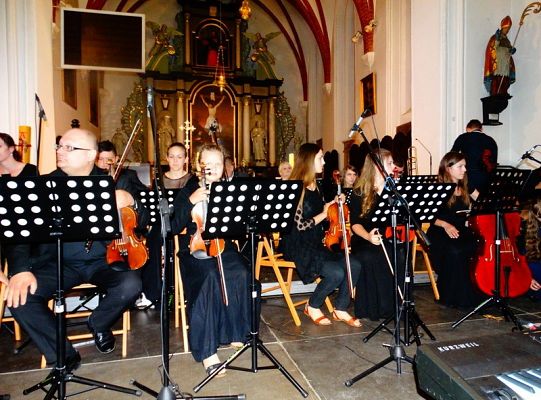 Struny skrzypiec dotykały murów Sanktuarium