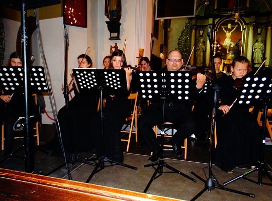 Struny skrzypiec dotykały murów Sanktuarium