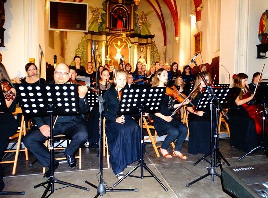 Struny skrzypiec dotykały murów Sanktuarium