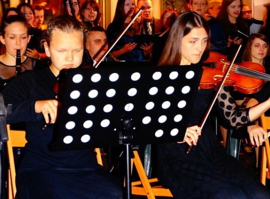 Struny skrzypiec dotykały murów Sanktuarium