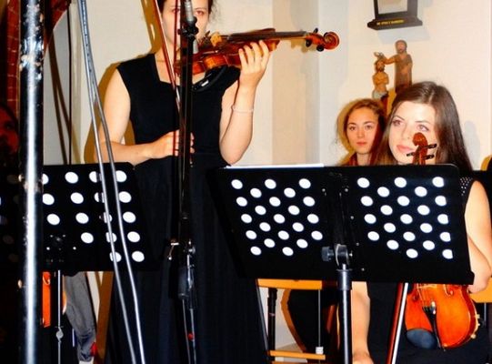 Struny skrzypiec dotykały murów Sanktuarium