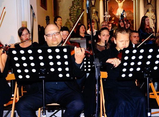 Struny skrzypiec dotykały murów Sanktuarium