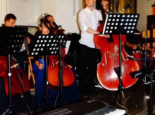 Struny skrzypiec dotykały murów Sanktuarium