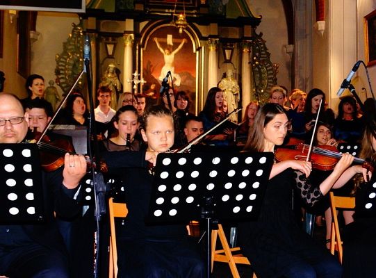 Struny skrzypiec dotykały murów Sanktuarium