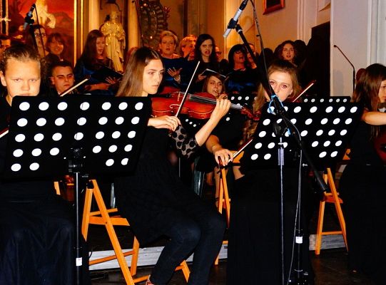 Struny skrzypiec dotykały murów Sanktuarium