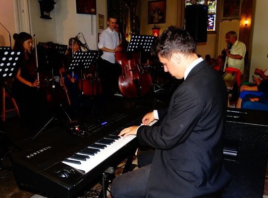 Struny skrzypiec dotykały murów Sanktuarium