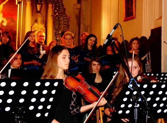 Struny skrzypiec dotykały murów Sanktuarium