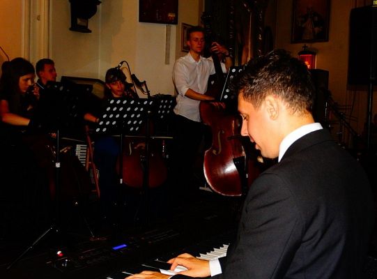 Struny skrzypiec dotykały murów Sanktuarium