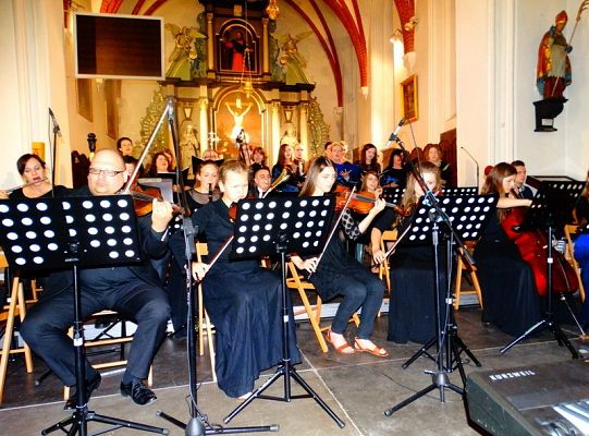 Struny skrzypiec dotykały murów Sanktuarium