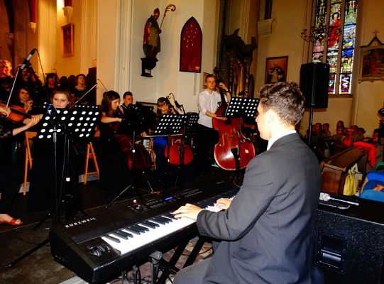 Struny skrzypiec dotykały murów Sanktuarium