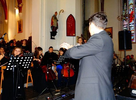 Struny skrzypiec dotykały murów Sanktuarium