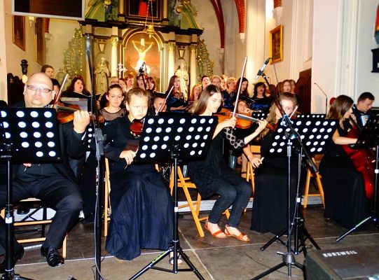 Struny skrzypiec dotykały murów Sanktuarium