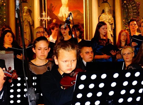 Struny skrzypiec dotykały murów Sanktuarium