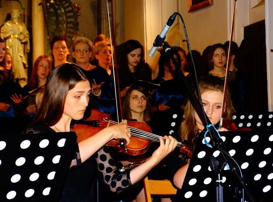 Struny skrzypiec dotykały murów Sanktuarium