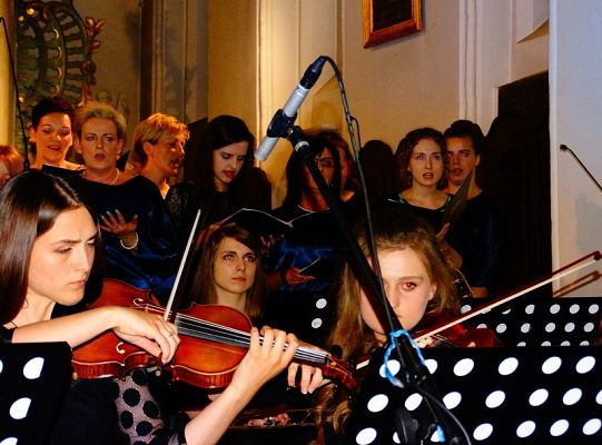 Struny skrzypiec dotykały murów Sanktuarium