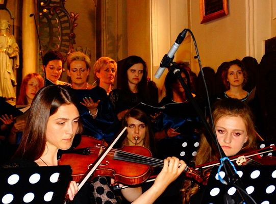 Struny skrzypiec dotykały murów Sanktuarium