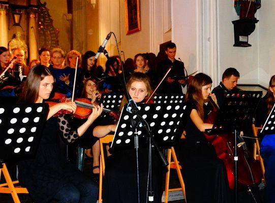 Struny skrzypiec dotykały murów Sanktuarium