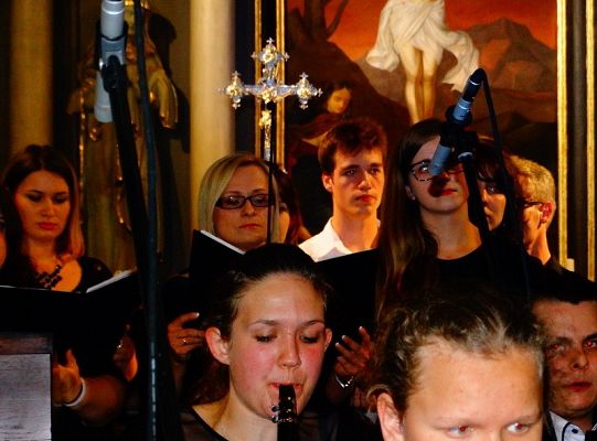 Struny skrzypiec dotykały murów Sanktuarium