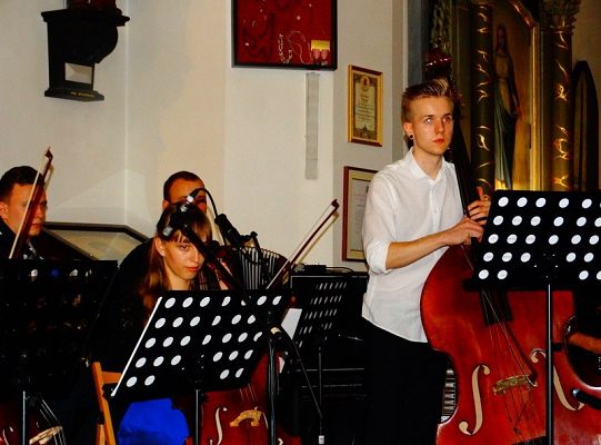 Struny skrzypiec dotykały murów Sanktuarium